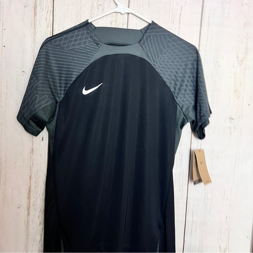 Nike Women's Black and Gray Training Soccer Dri-fit Short Sleeve Tee Sz M